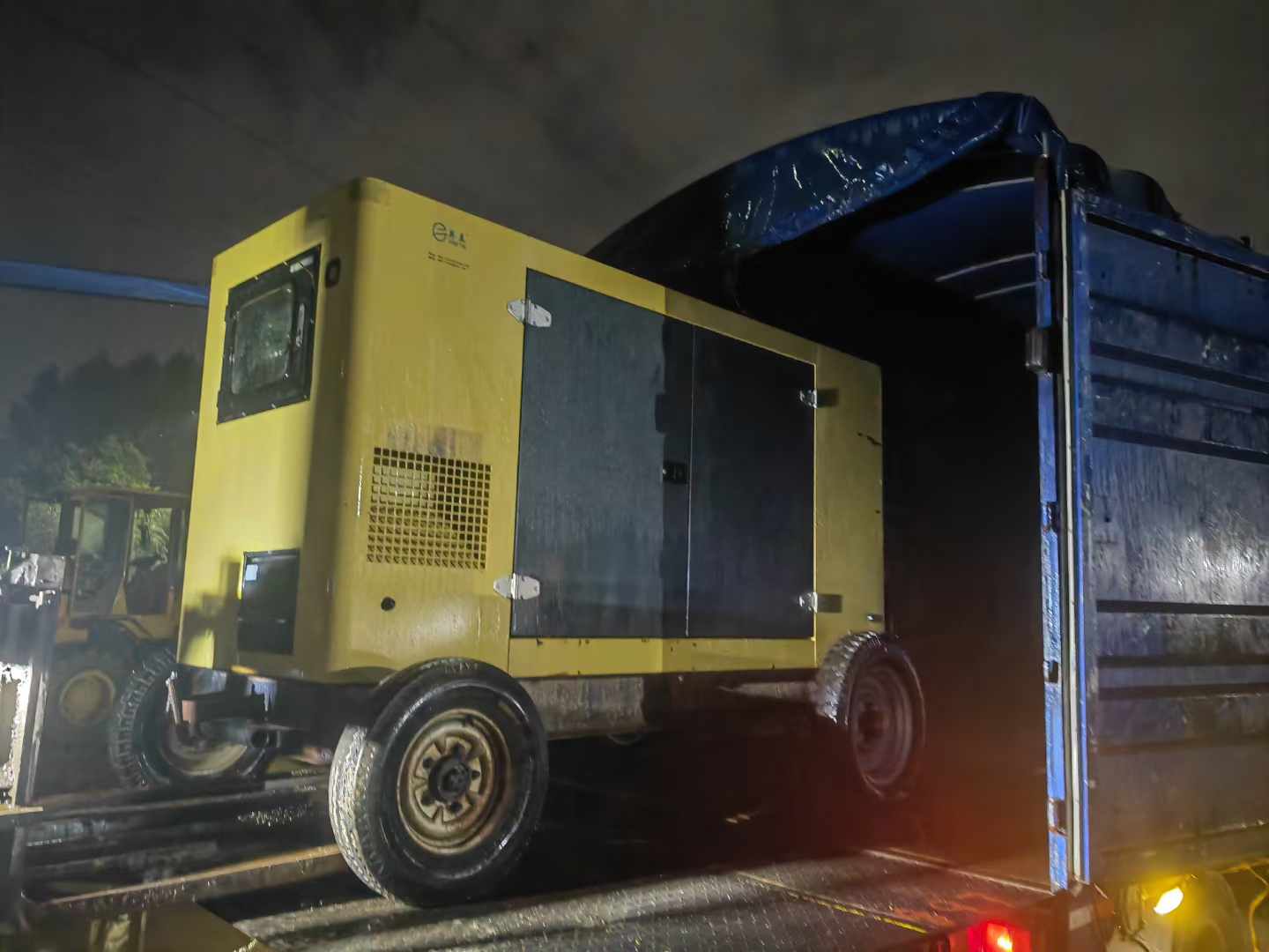 罗定发电机出租空气中敷设电缆的载流量和环境湿度有关系吗？