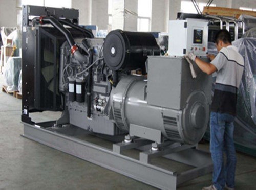 罗定柴油发电机空气滤清器堵塞会对发电机组产生哪些影响？