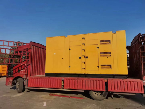 罗定柴油发电机组的电瓶长期未使用，应该如何充电？