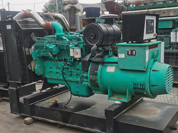 罗定冬季低温环境下，500KW发电机组启动电瓶的容量需求具体会增加多少？