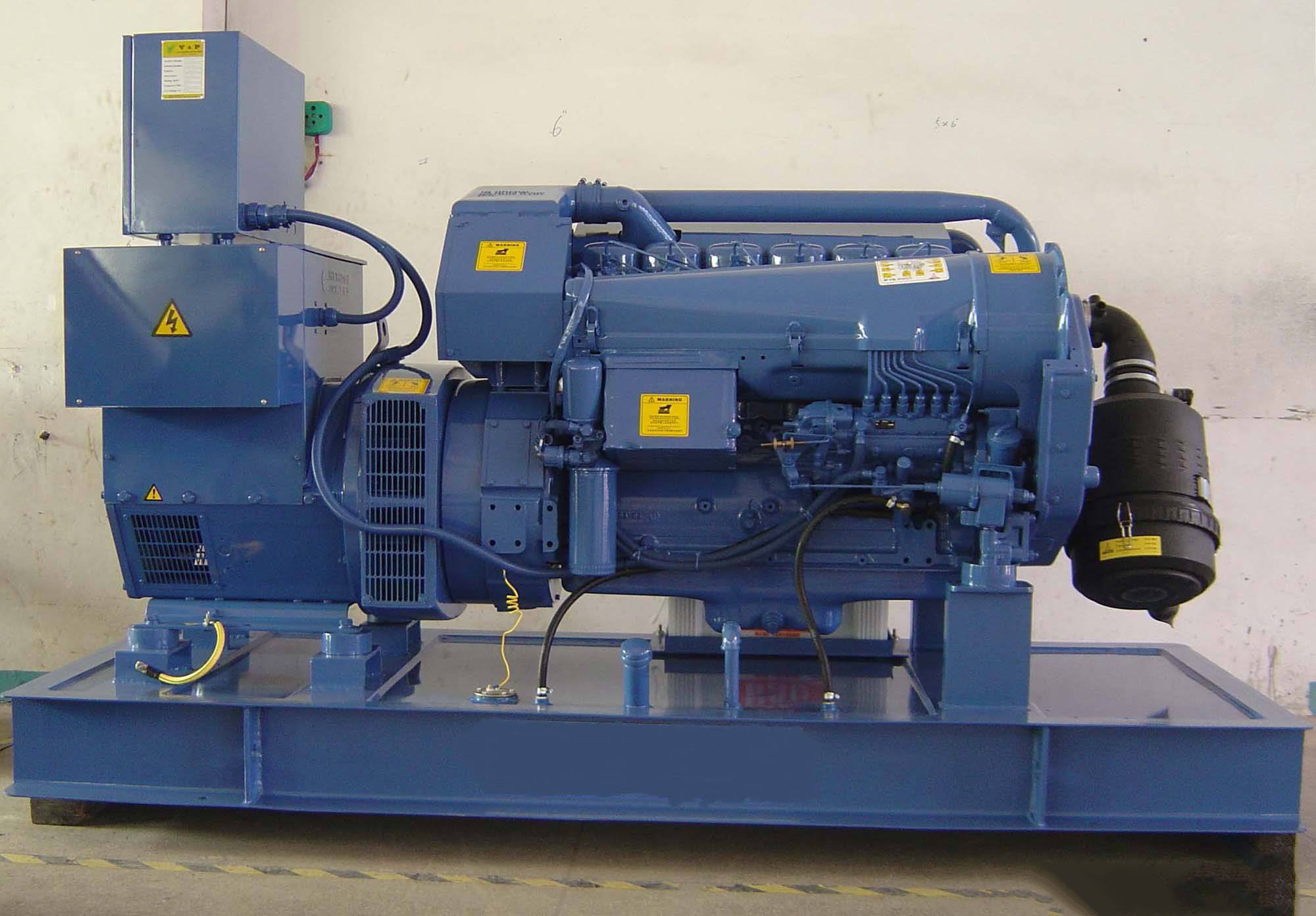 罗定汽油发电机组冬季启动前，电瓶需要做哪些检查和维护？