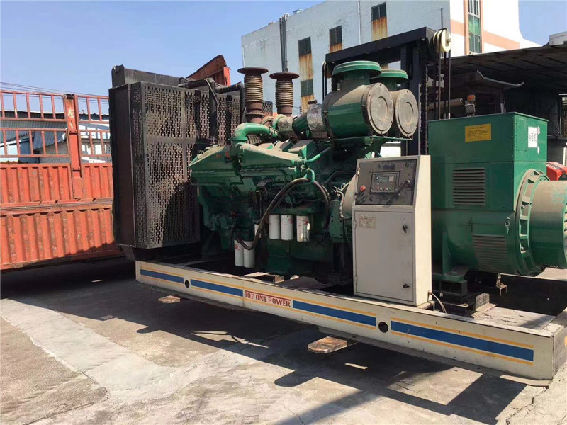 罗定如何判断柴油发电机组的机油温度是否达到了合适的预热温度？